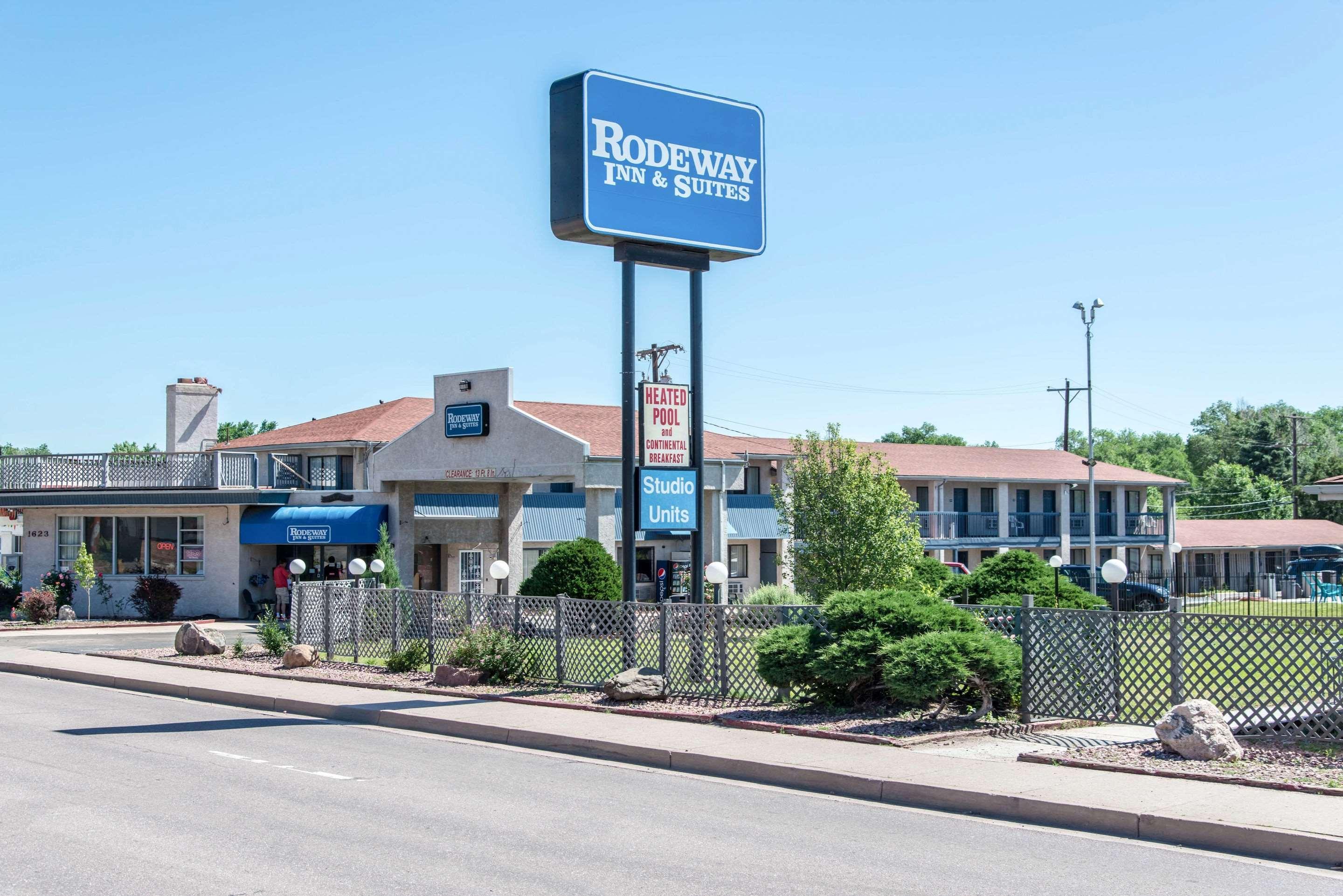 קולורדו ספרינגס Rodeway Inn & Suites מראה חיצוני תמונה